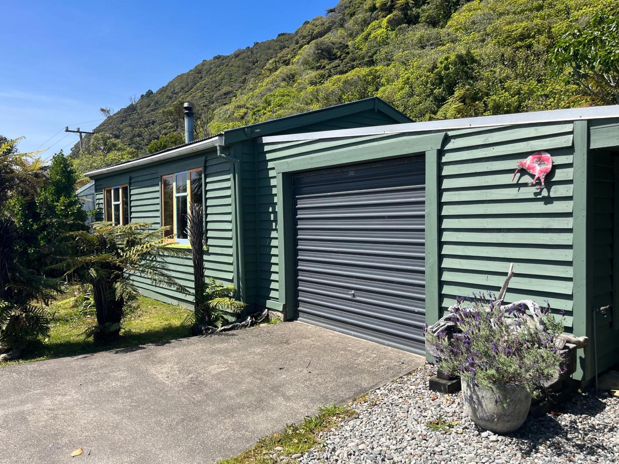 Holiday home Classic Kiwi Bach *